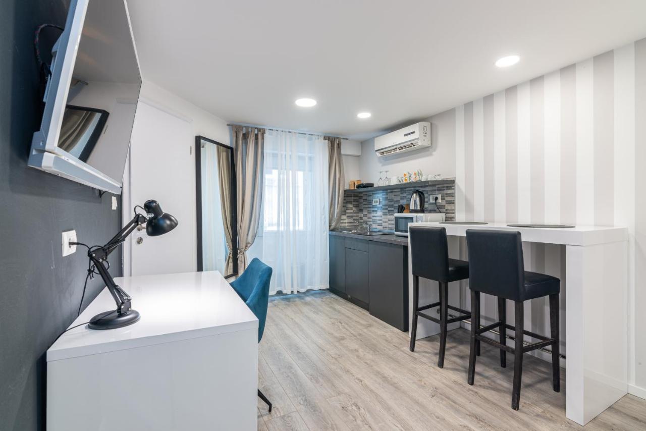 Small, Sweet & Cosy Apartments غييكا المظهر الخارجي الصورة